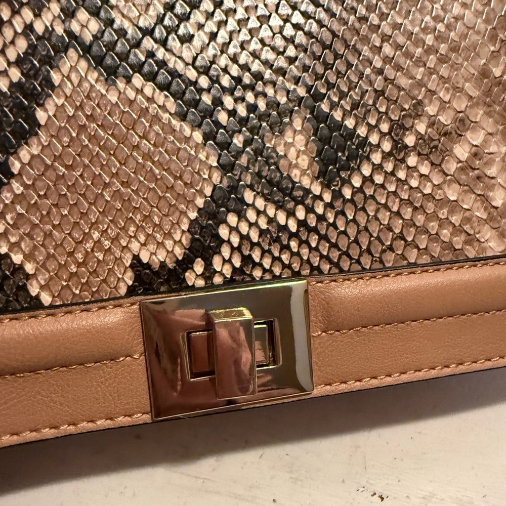 Inc International Concepts Ajae Small Snake Shoulder Bag Created For Macys EUC - Picture 5 of 9